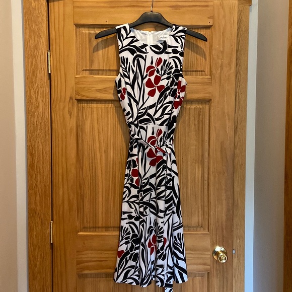 Jones Studio Dresses & Skirts - Jones Studio black white and red dress. Large